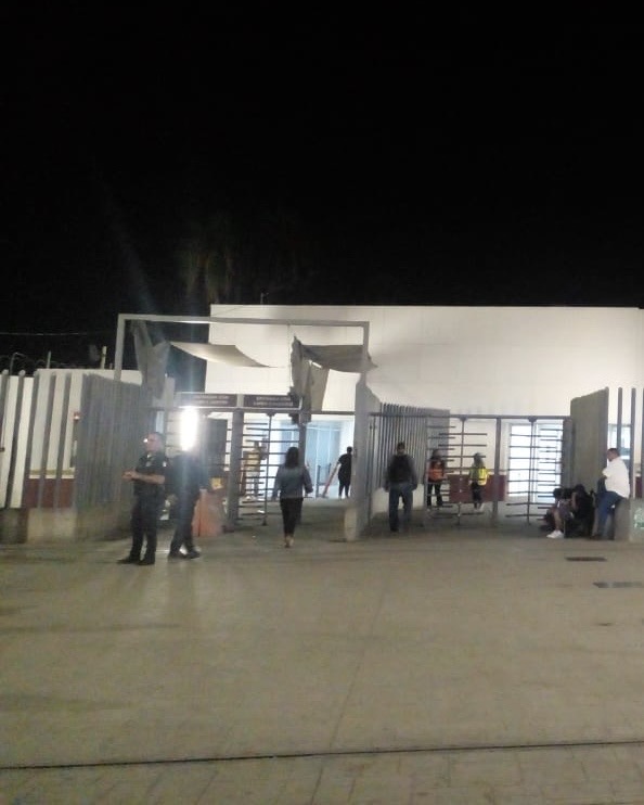 Arriba ciudadana americana con bebé de dos meses sin vida a garita de Mexicali