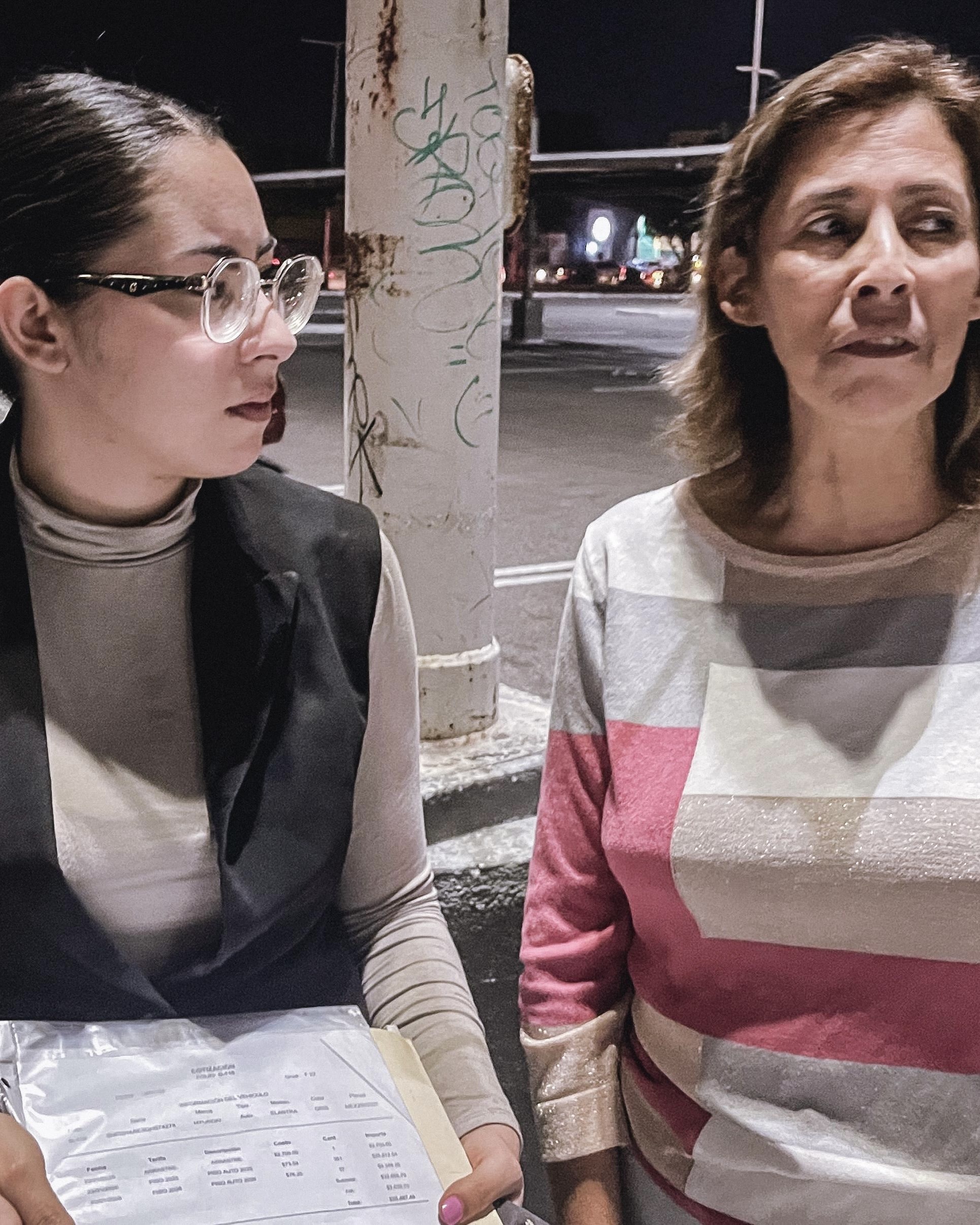 Entre registros erróneos y trámites cruzados, vehículo recuperado acumula miles en depósito privado