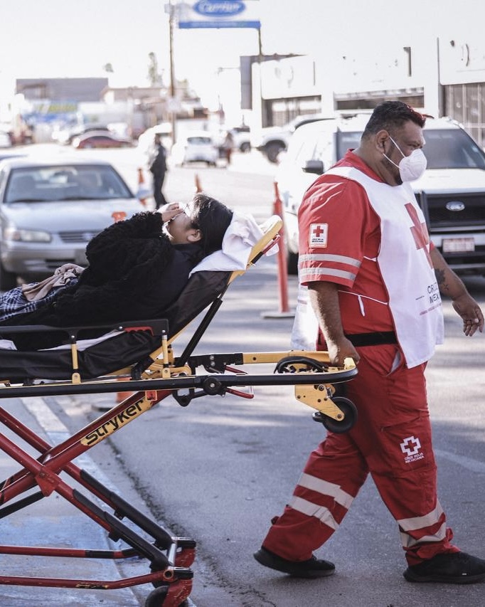 Intoxicación por químico de limpieza moviliza a cuerpos de emergencia en secundaria