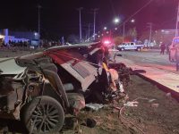 Impacto mortal en Valle de las Misiones; conductor de Infiniti deja tres jóvenes muertos tras brutal choque