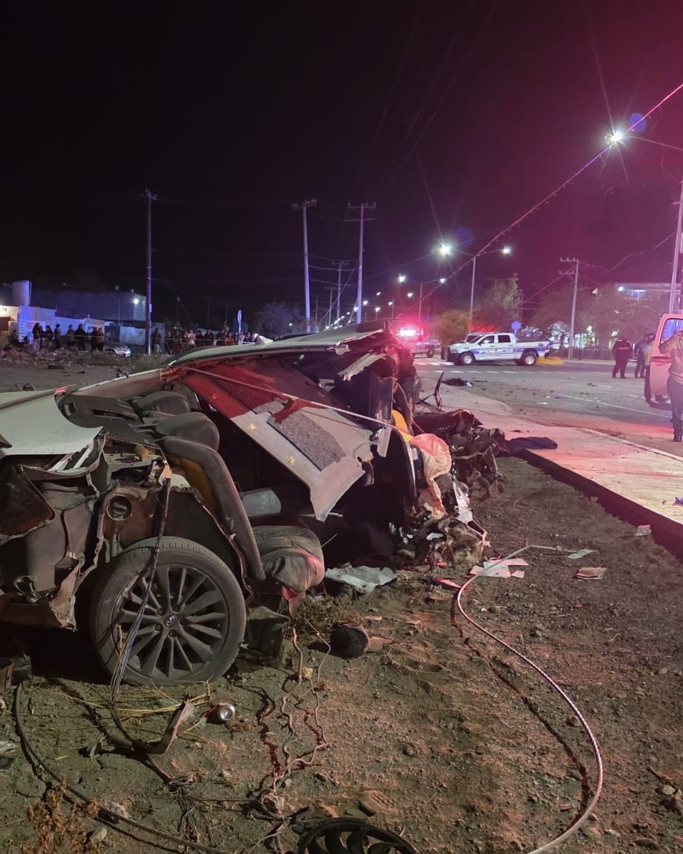 Impacto mortal en Valle de las Misiones; conductor de Infiniti deja tres jóvenes muertos tras brutal choque