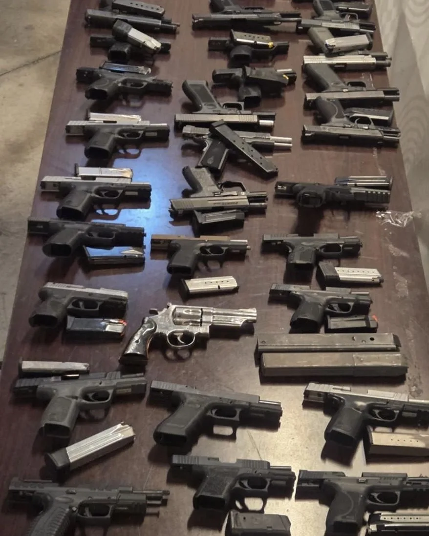 Flujo constante de armas ilegales preocupa a autoridades en Baja California; suman más de 300 decomisos