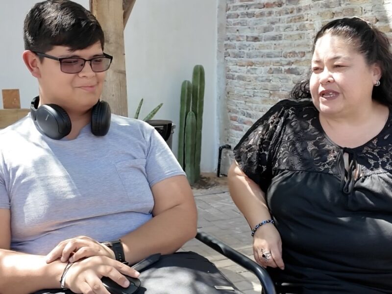 Joven mexicalense crea “Inkluedu”, plataforma educativa incluyente tras superar encefalitis