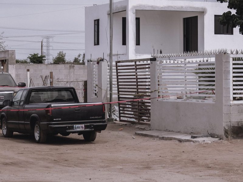 Encuentran a hombre sin vida, estrangulado y con heridas punzocortantes en vivienda de la Abasolo