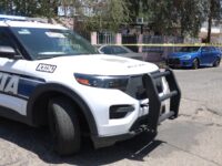 Ataque armado deja cuatro impactos de bala en vehículo estacionado en colonia Constitución
