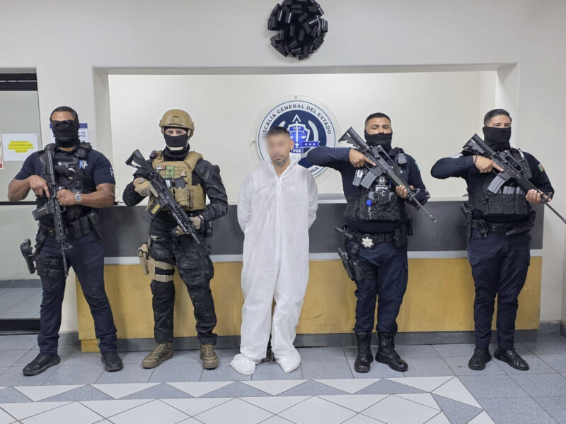 Fiscalía captura a presunto responsable de tentativa de homicidio en Villa Colonial; FGR investigará arsenal asegurado
