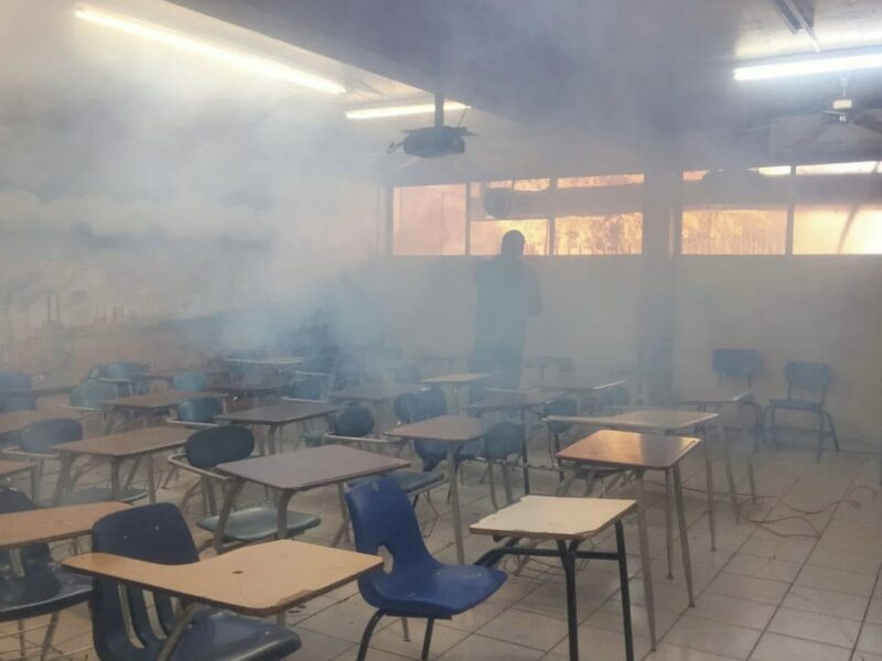 Seis alumnos detenidos tras explosión de presunta bomba molotov en secundaria Técnica 18 en Jardines del Lago