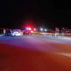 Mueren policía municipal y joven comerciante en trágico choque carretero en el Valle de Mexicali