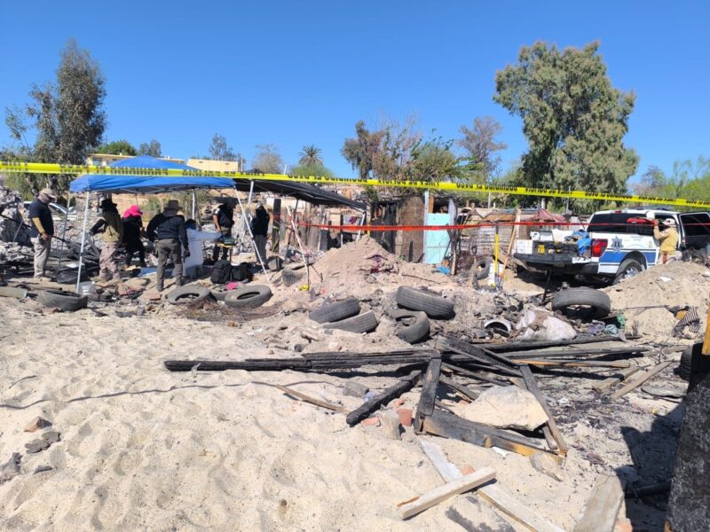 Cadáver en descomposición es descubierto dentro de fosa clandestina en San Felipe