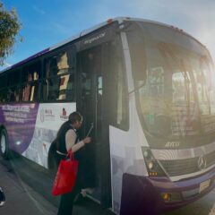 Denuncian presunta agresión contra mujer dentro de un Camión Violeta en Mexicali