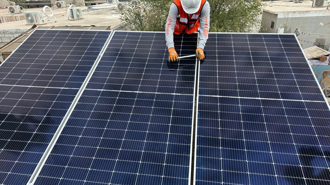 Familias de Mexicali reducen recibos de luz de 1,500 a menos de 400 pesos con paneles solares