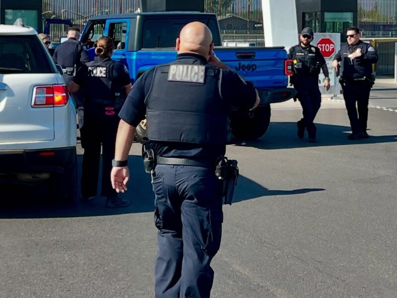 Red criminal interna vehículos robados de Estados Unidos a México; unidades de alta gama usados para delincuencia organizada