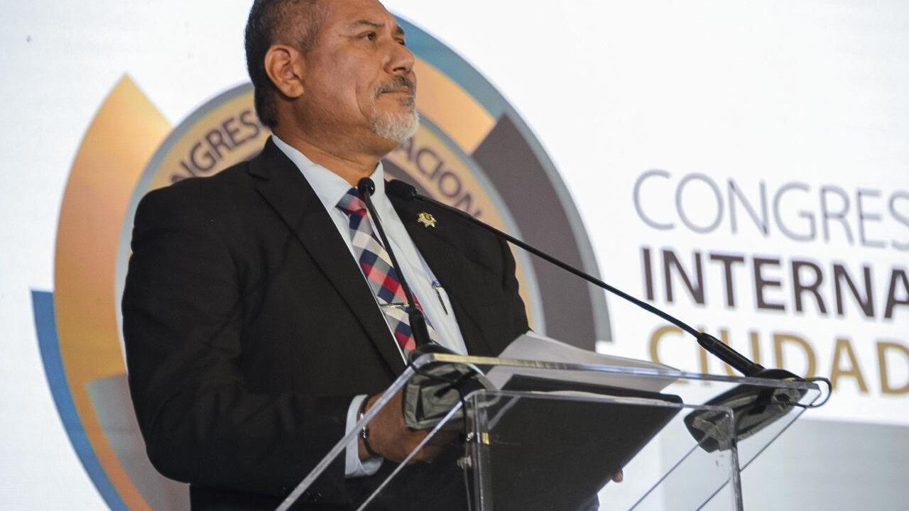 Falsas, versiones sobre presunta entrega de ex Director de Policía a autoridades estadounidenses