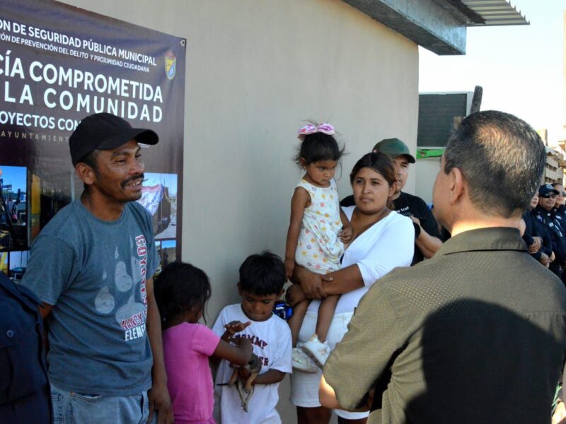Del incendio a la esperanza; despierta la solidaridad mexicalense y reconstruyen hogar una familia en El Sauce