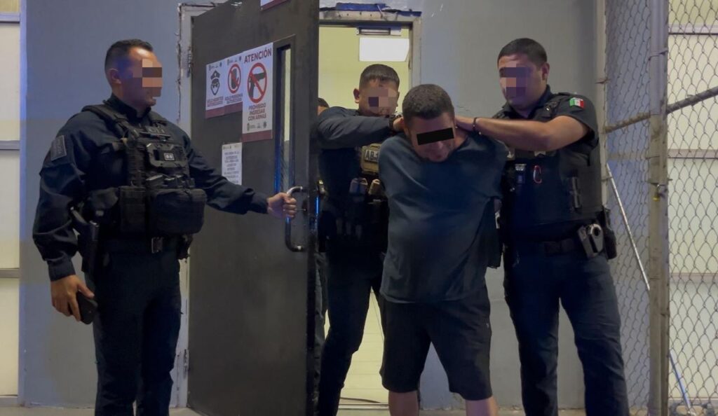 Capturan en Mexicali a fugitivo buscado por homicidio en California; traslado a Tijuana desata confusión entre policías