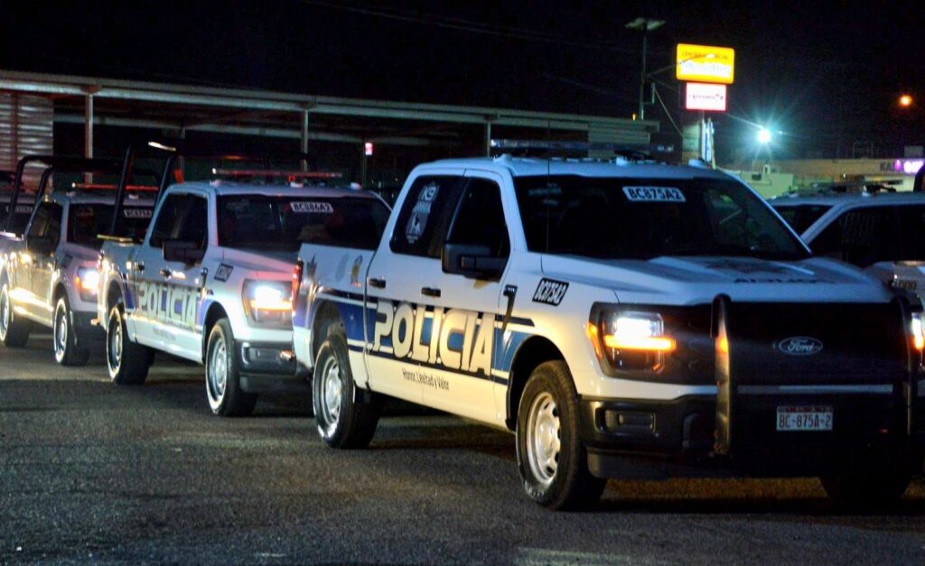 Agente de policía usa fuerza letal para neutralizar a agresor en intervención por violencia familiar