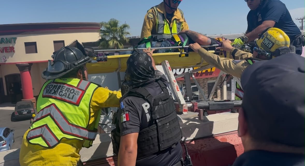 Rescatan a trabajador inconsciente por golpe de calor