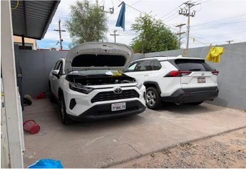 Recupera Fiscalía cuatro vehículos robados en California durante cateo en vivienda de Villa Toledo