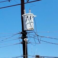 Más de dos días sin luz; vecinos de Pueblo Nuevo y Baja California enfrentan el calor sin energía eléctrica