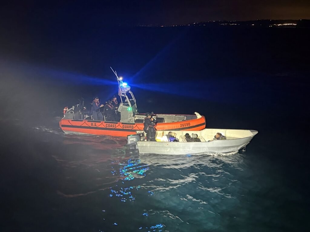 Interceptan a nueve migrantes a bordo de una “panga” frente a San Diego