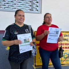 Vecinos del Valle de Mexicali protestan por “recibos locos” y apagones de CFE