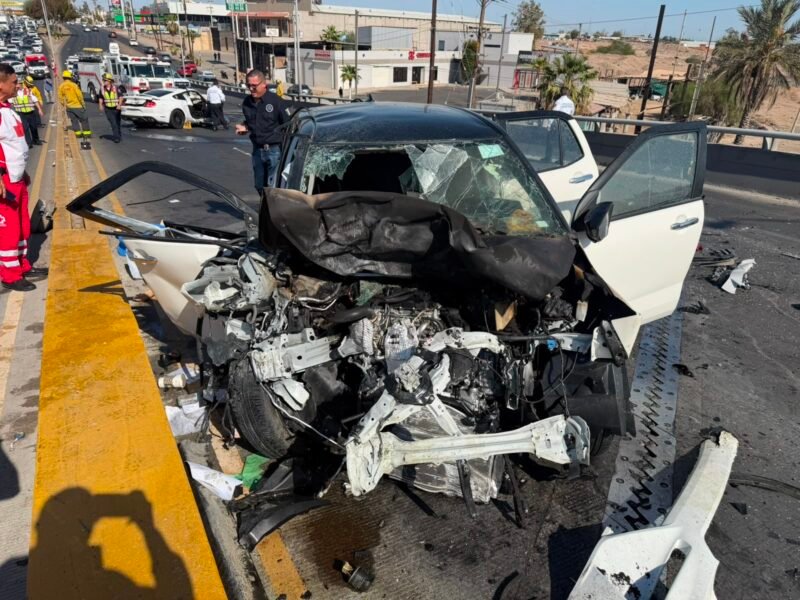 Conductor prófugo, es buscado por homicidio tras provocar choque fatal en Lázaro Cárdenas; una mujer murió