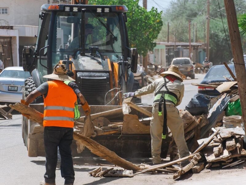 Retiran más de 70 toneladas de basura en la colonia Carranza