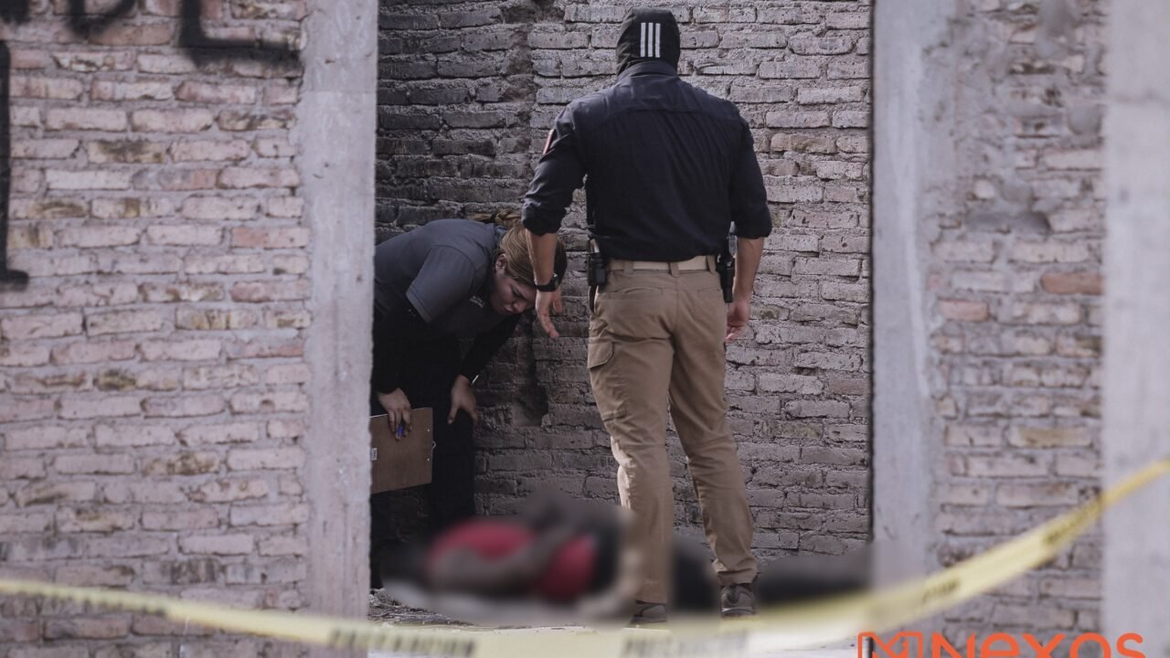 Hallan a hombre asesinado, atado y con bolsa en la cabeza dentro de casa abandonada en Progreso