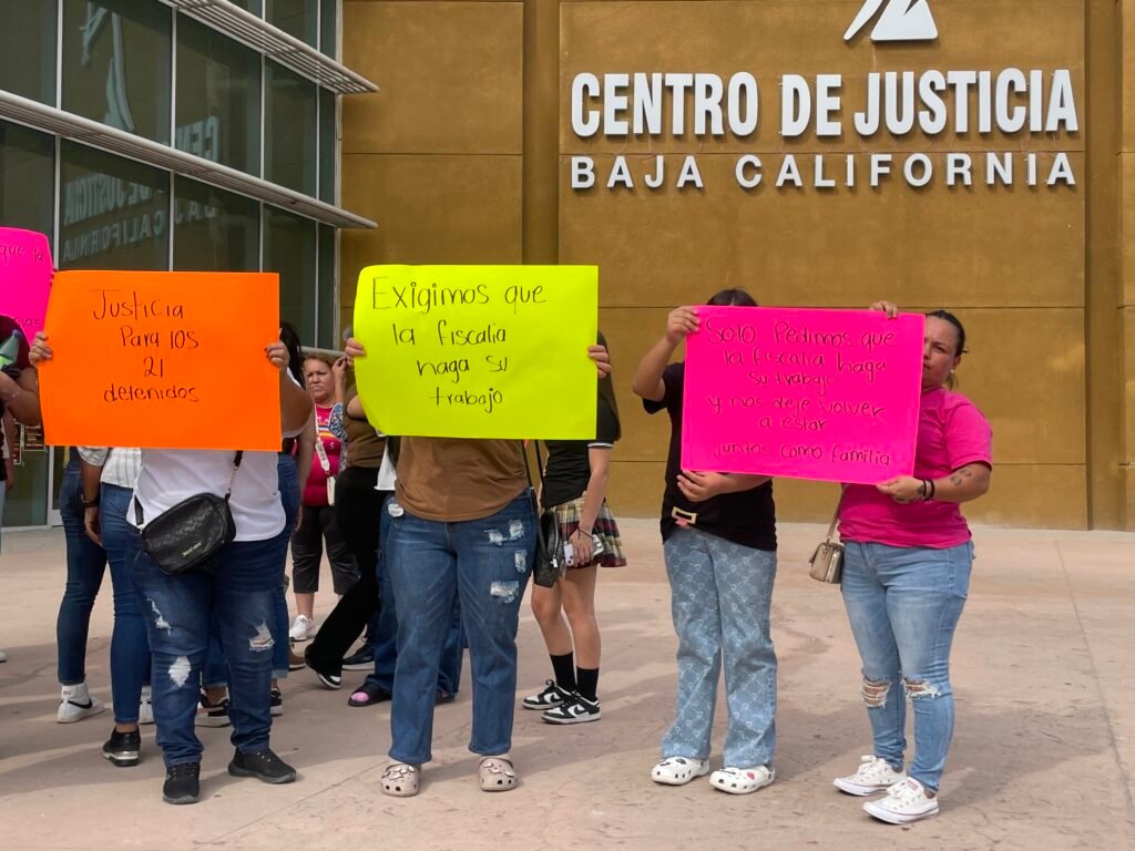 Familias de detenidos tras fiesta en Carranza exigen audiencias completas; entre los procesados hay músicos y adultos mayores