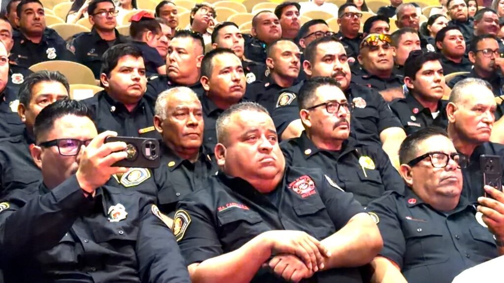 Bomberos de Mexicali recibirán bono de 6 mil pesos por el Día del Bombero