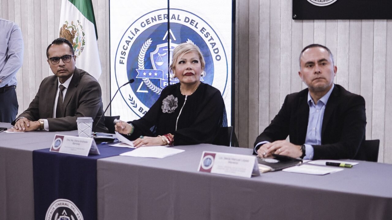 Fiscalía considera amenaza pública a agente prófugo acusado de intento de feminicidio en contra de su expareja