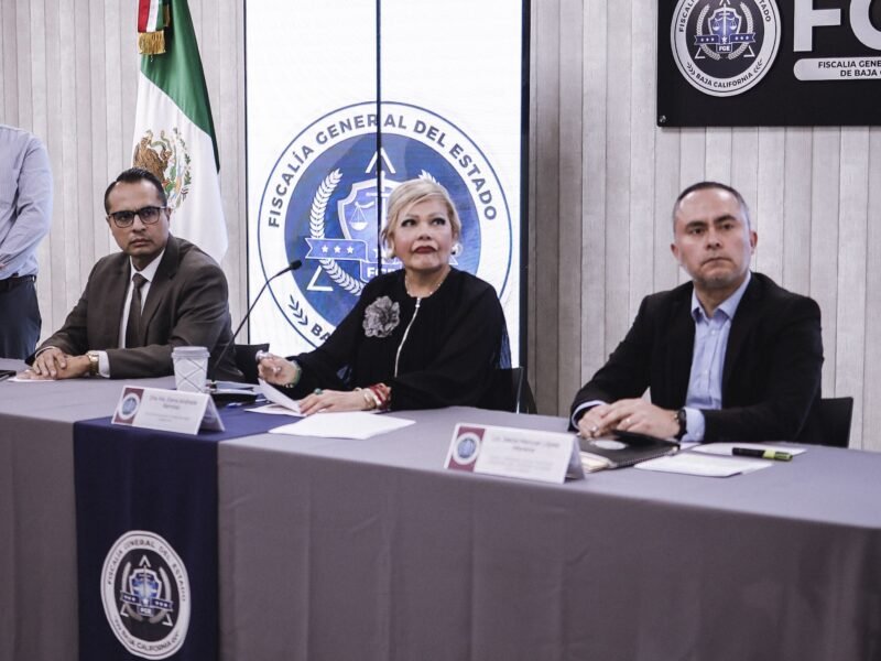 Fiscalía considera amenaza pública a agente prófugo acusado de intento de feminicidio en contra de su expareja
