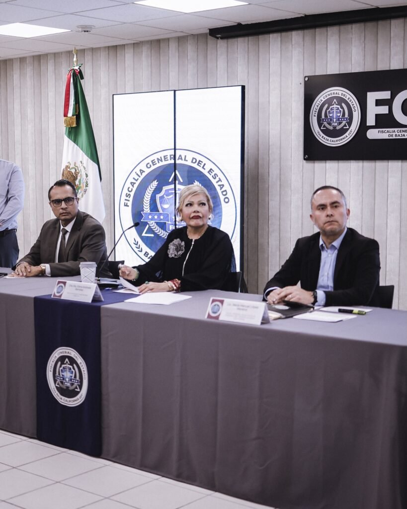 Fiscalía considera amenaza pública a agente prófugo acusado de intento de feminicidio en contra de su expareja