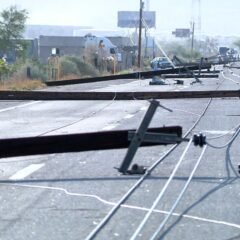 Fue el viento, no la CFE”; atribuyen caída de postes en La Progreso a tromba del fin de semana