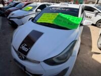 Taxistas exigen aumento de cinco pesos a la tarifa de ruta