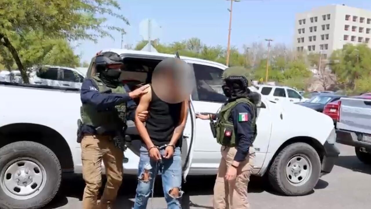 Quema rostro de bebé, golpea con martillo a su pareja y ataca a niña de 2 años; enfrenta proceso por tentativa de feminicidio, se encuentra en prisión