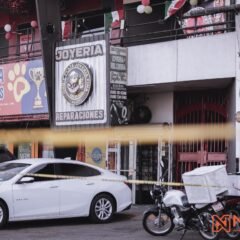 Asesinan a joyero Juan Vladimir dentro de plaza comercial en Casa Magna; agresores huyeron tras ataque a plena luz del día