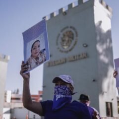 Exigen justicia por Bertha Mireya y cuestionan investigación tras feminicidio dentro de cuartel militar
