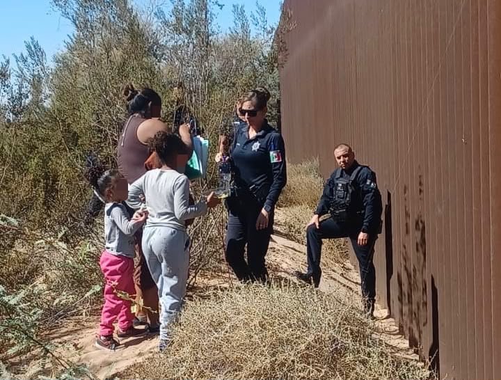 Niño brasileño de 12 años cruzó la frontera para entregarse a la Patrulla Fronteriza y salvar la vida de su madre y sus hermanas de 4 y 6 años en el desierto