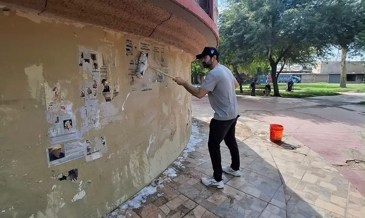 Retiran pesquisas de personas desaparecidas durante jornada de limpieza en el Parque del Mariachi