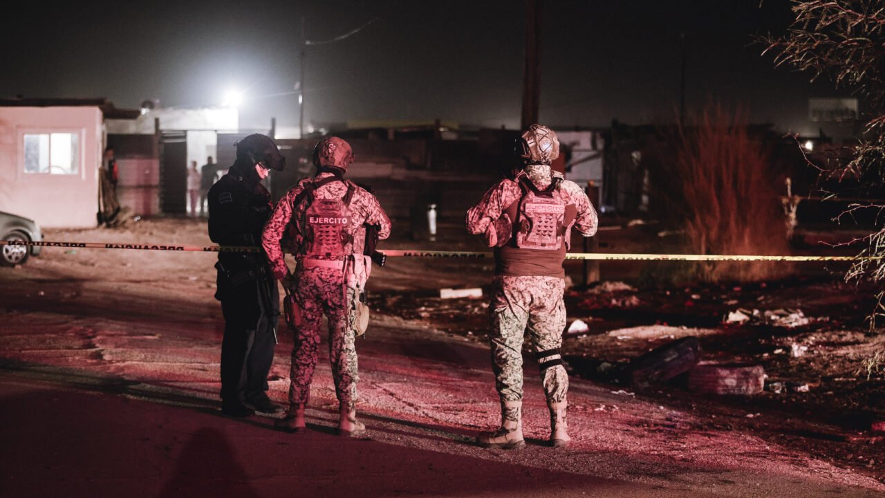 Muere bebé de dos meses tras volcadura en el Valle de Mexicali; otros menores resultaron lesionados