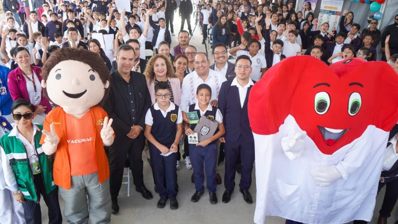 Inicia vacunación contra influenza, COVID-19 y neumococo en Baja California; aplicarán 1.4 millones de dosis gratuitas