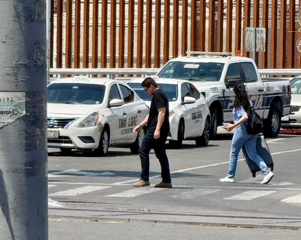 Persiste operación irregular de taxis en la Garita Centro; acusan omisión de autoridades